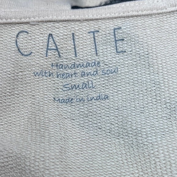 CAITE Posie Cow Print Embroidered Floral Zip Front Hoodie Sweatshirt‎ Size Small - Picture 6 of 7